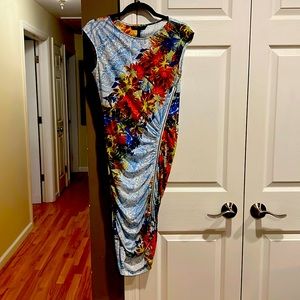 BCBGMaxazria floral dress with zipper